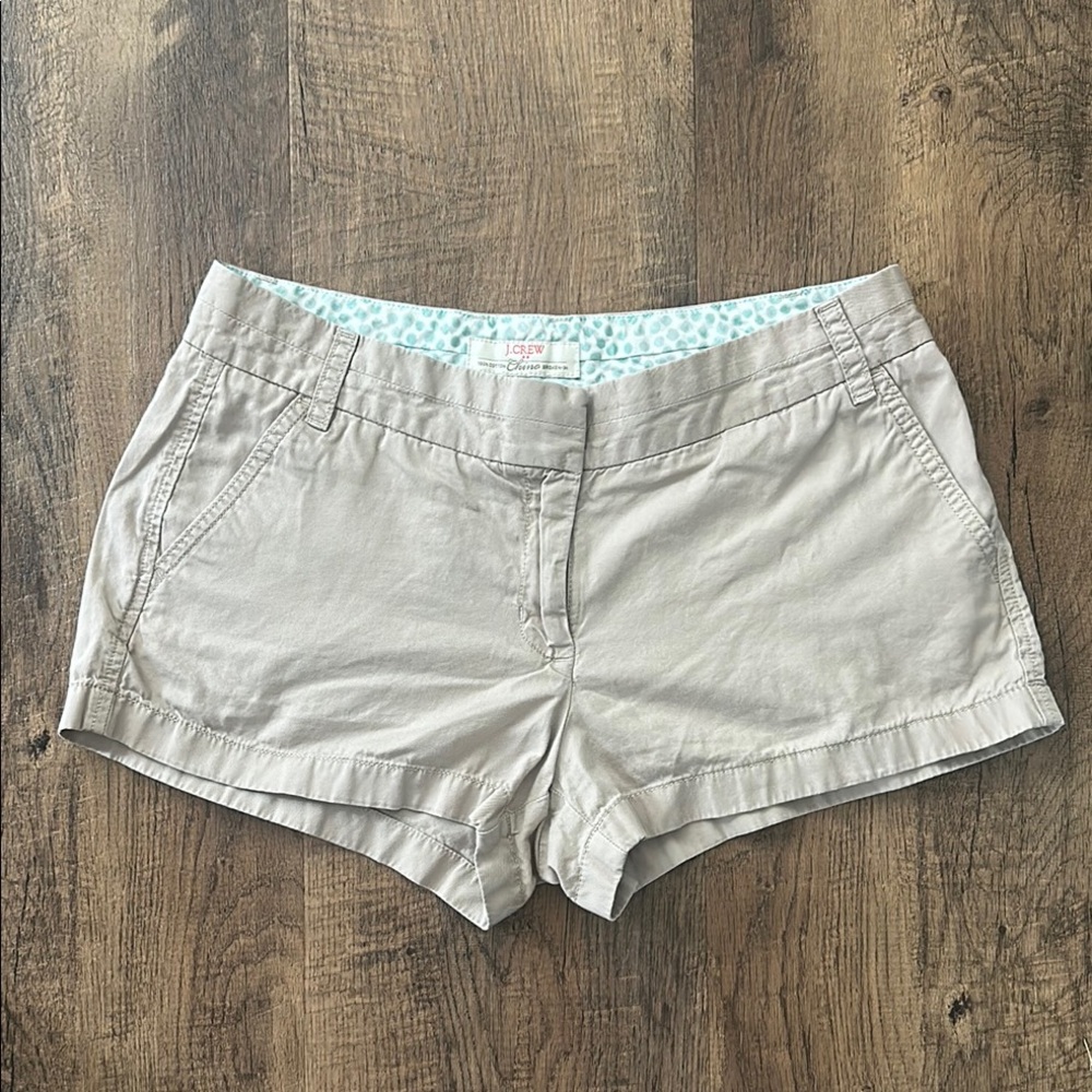 J. Crew 100% cotton Chino Broken-In Women's tan/Beige Shorts size 10 w/pockets